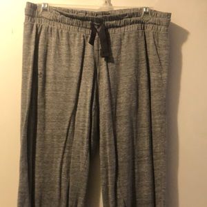 Under Armour shorts / capris